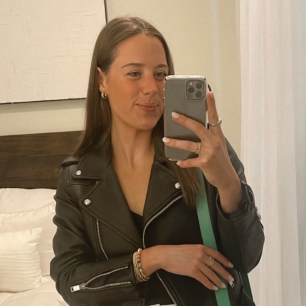 Meet your Posher, Emily